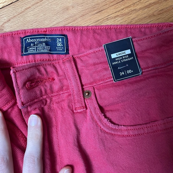 NWT Abercrombie and Fitch Simone HiRise Ankle Straight Jean in Faded Red, SZ 24 - Picture 3 of 6